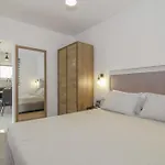 Doris In Guest house 3*